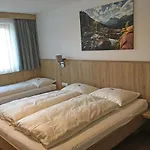 Haus Tirol شقة