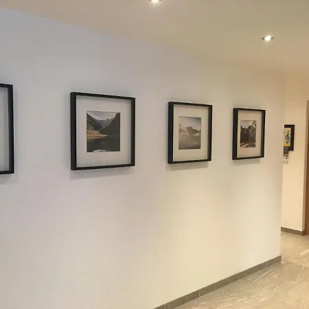Haus Tirol شقة